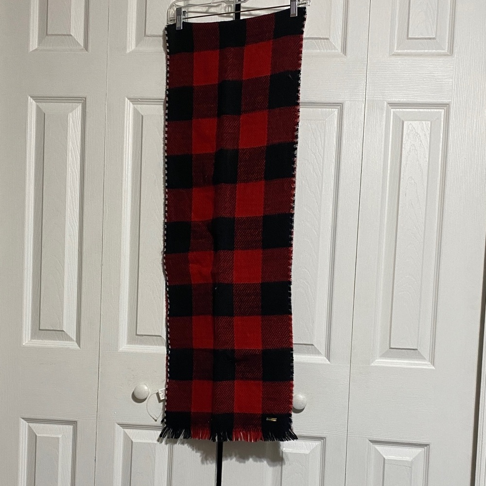 Steve Madden red & black soft winter scarf
